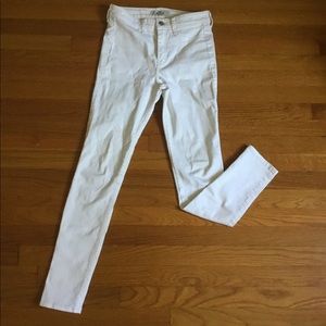 White skinny jeans